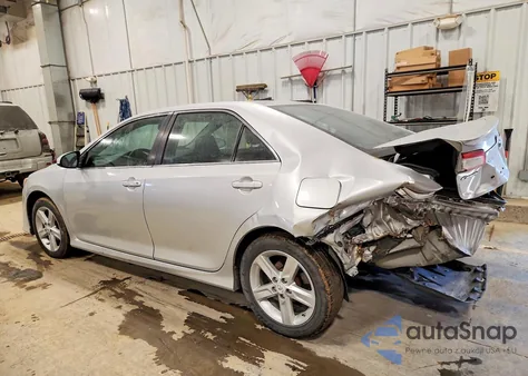 2012 Toyota Camry Base z USA, uszkodzony, nr VIN 4T1BF1FK5CU078286